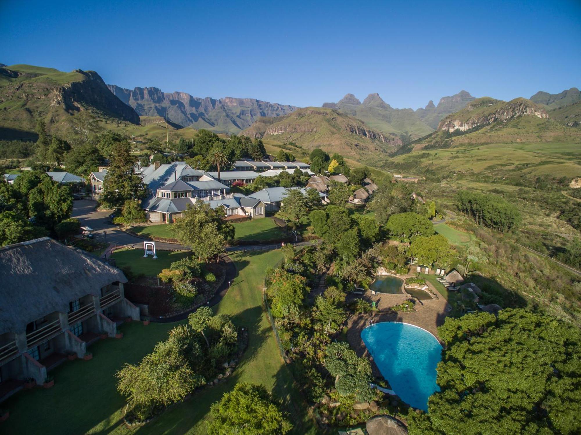 Cathedral Peak Hotel Winterton Exterior foto